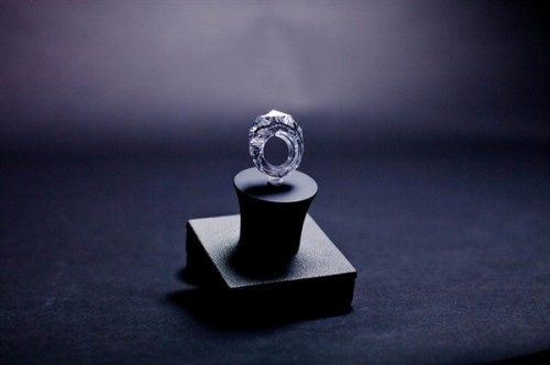 World’s First All-diamond 150-carat Ring
